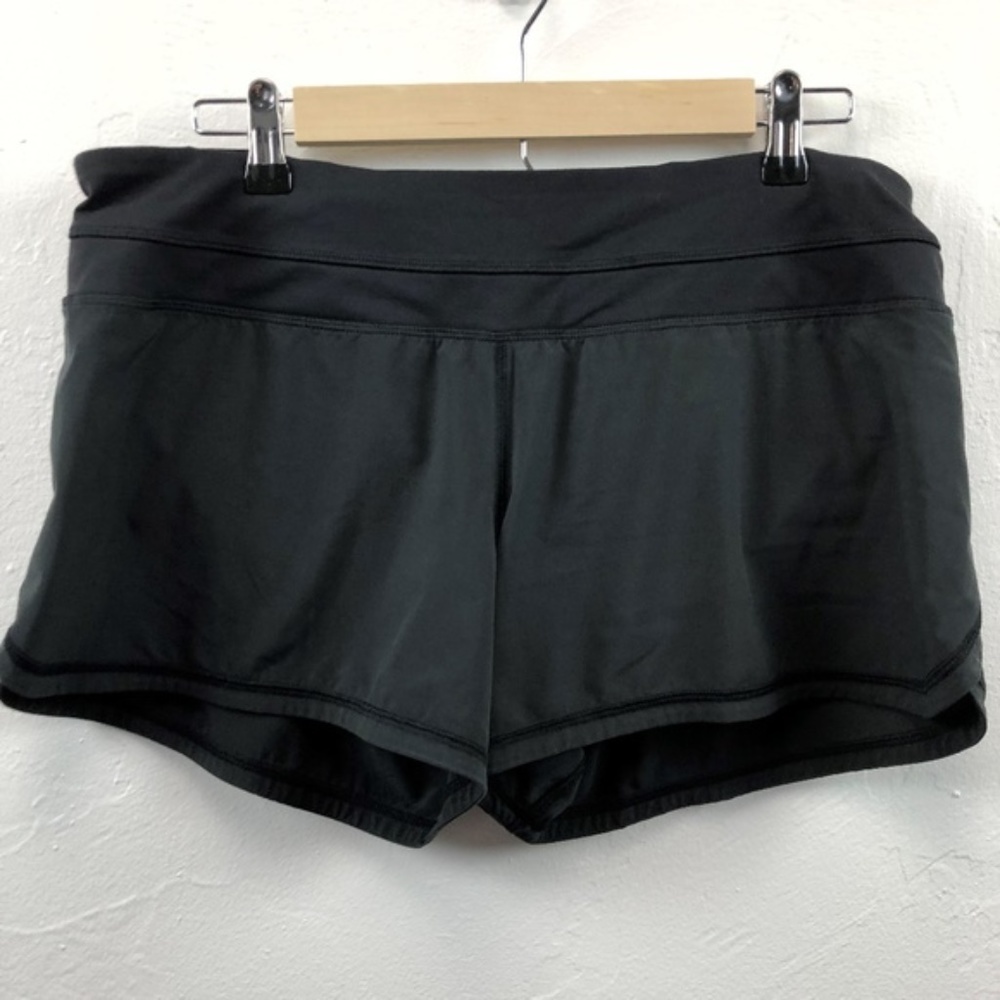 Lululemon Athletica Groovy Short in Black Size 10